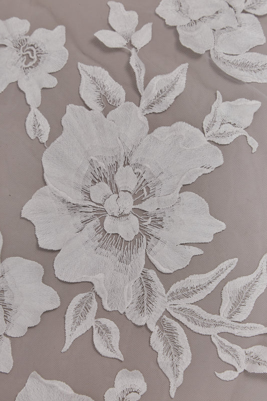 S0615 TUL BORDADO CON FLORES DE ALGODON