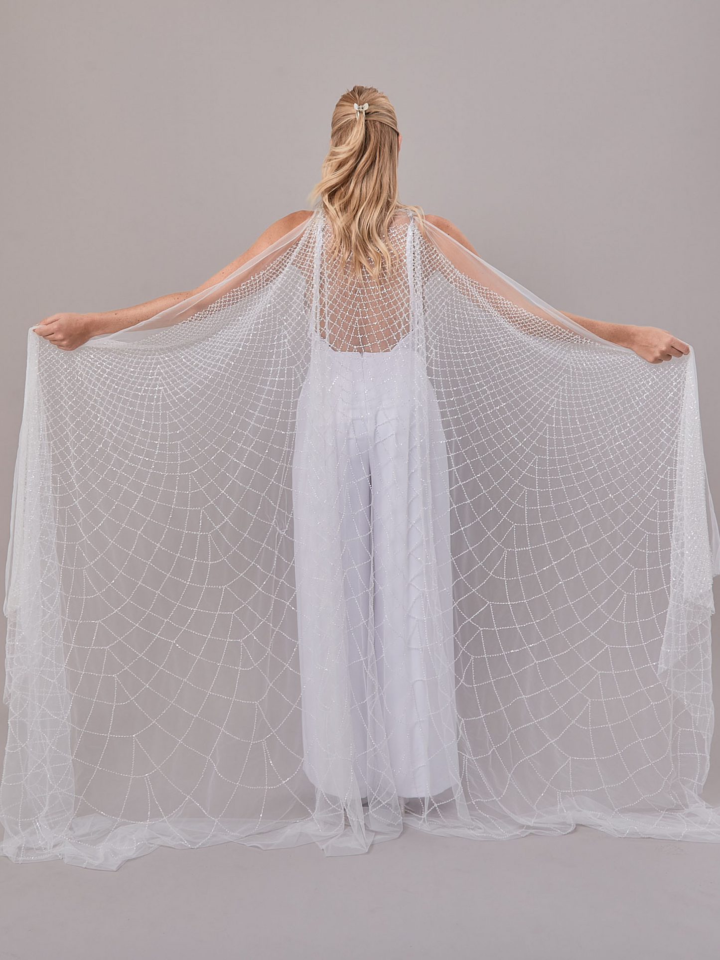S0645 Tul bordado con mostacillas off white