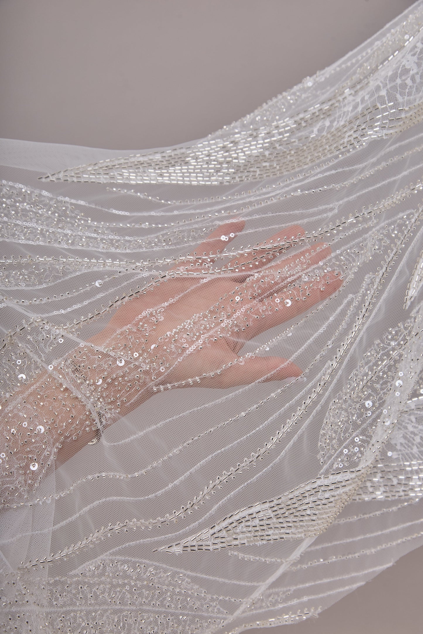 S0673  Tul bordado con lentejuelas y mostacillas