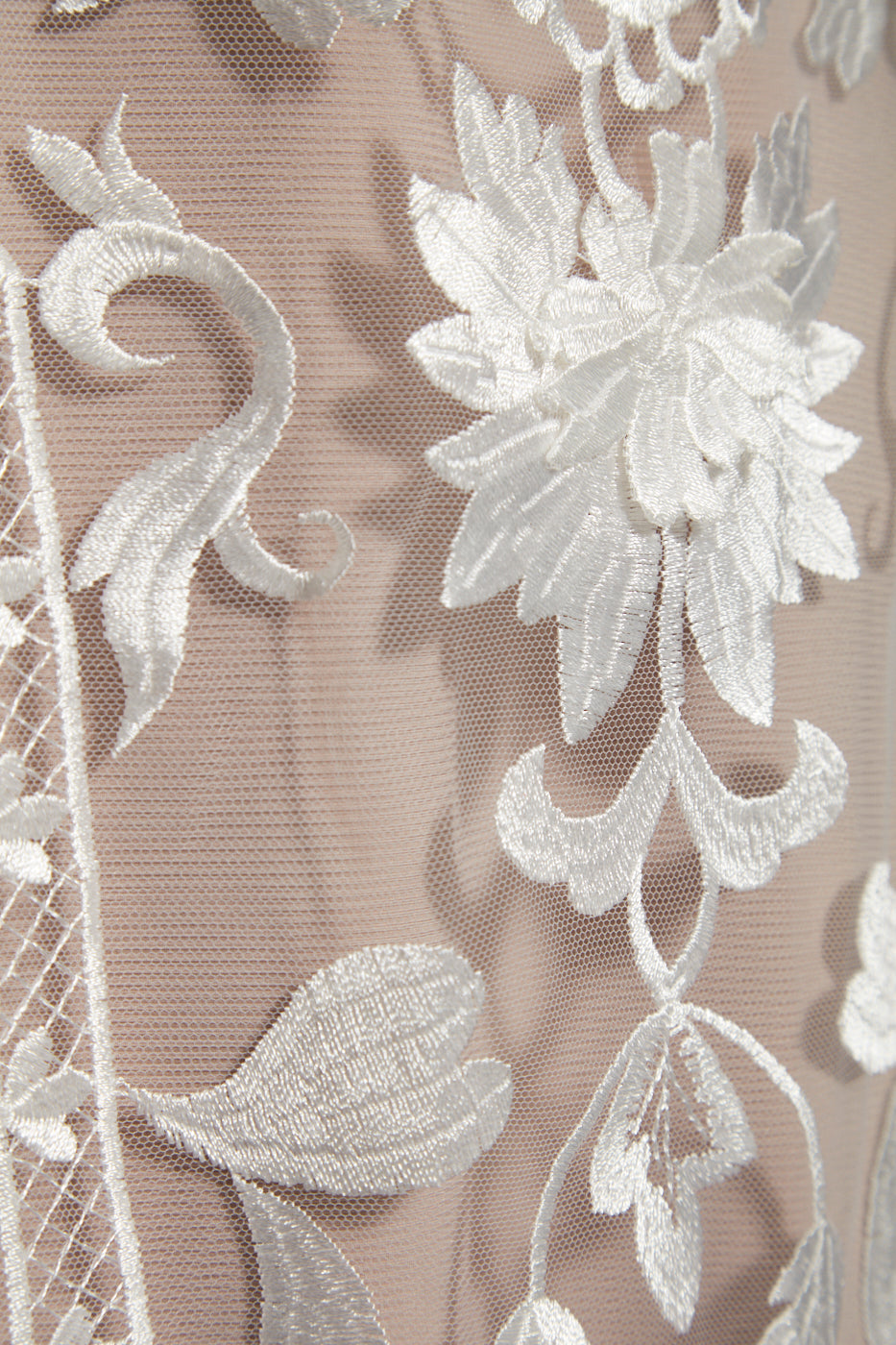 S0087 TUL BORDADO CON FLORES 3D