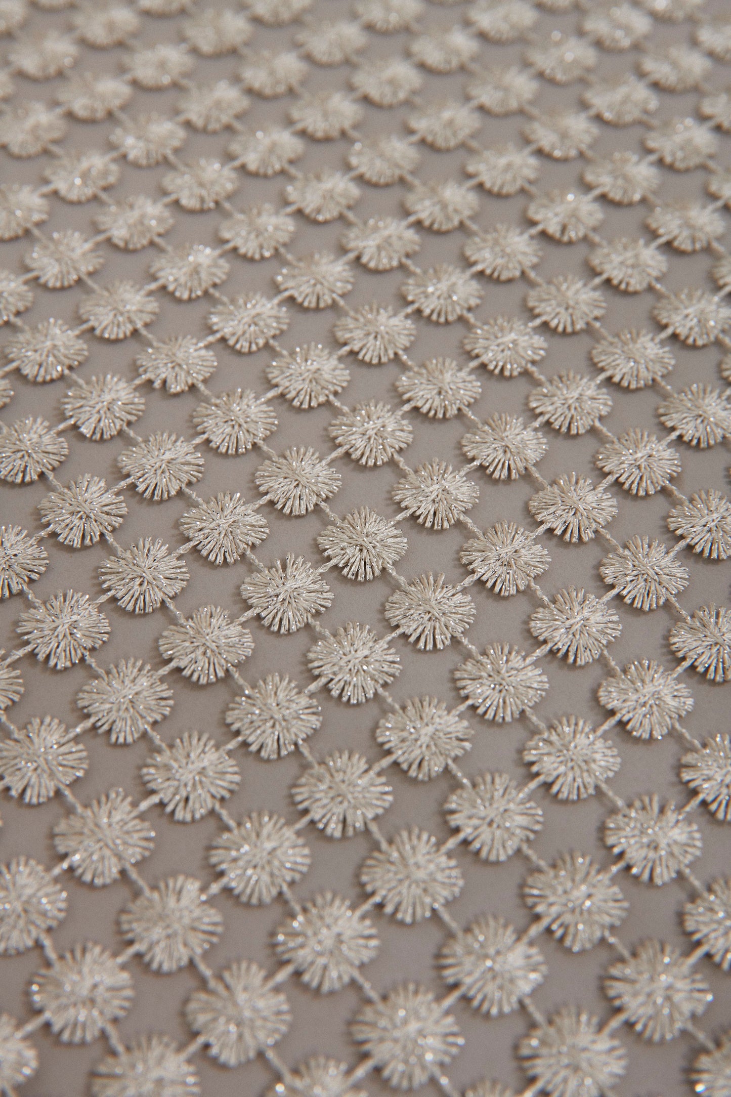S0566 - GUIPIURE CON HILOS DE LUREX