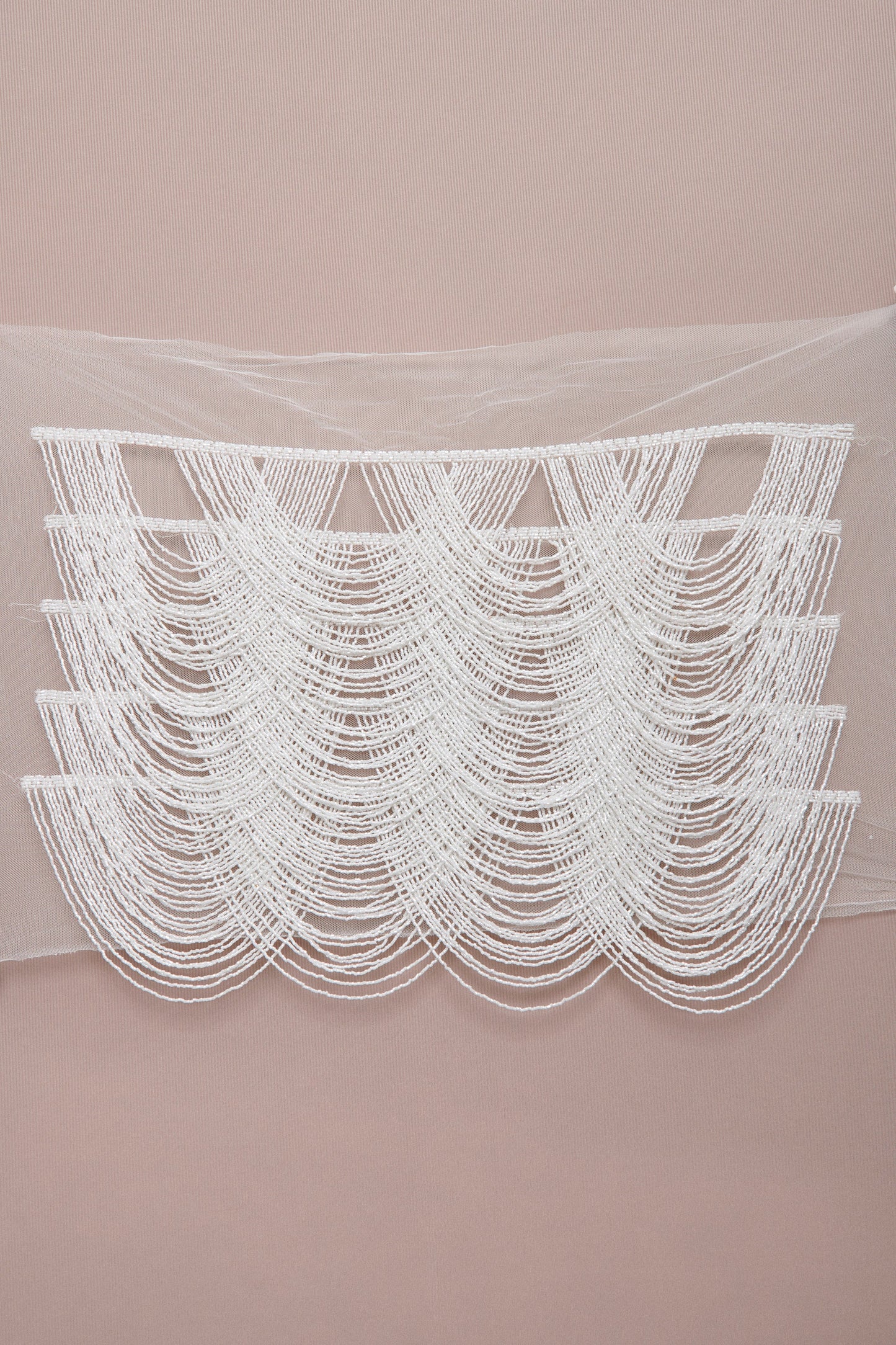 S0586 Aplique de tul bordado con mostacillas off white