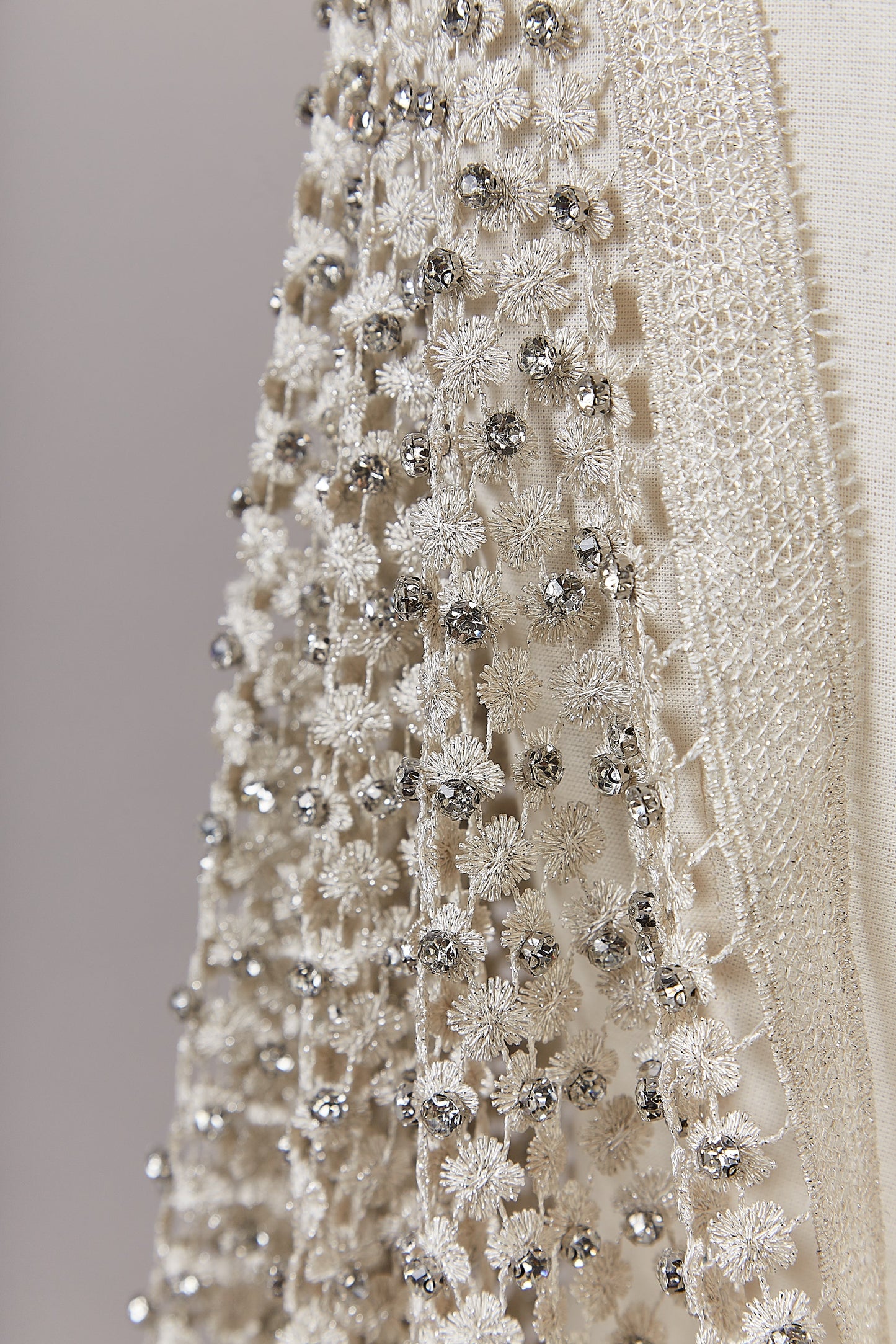 S0626 GUIPIURE BORDADO CON HILOS DE LUREX&nbsp; Y STRASS
