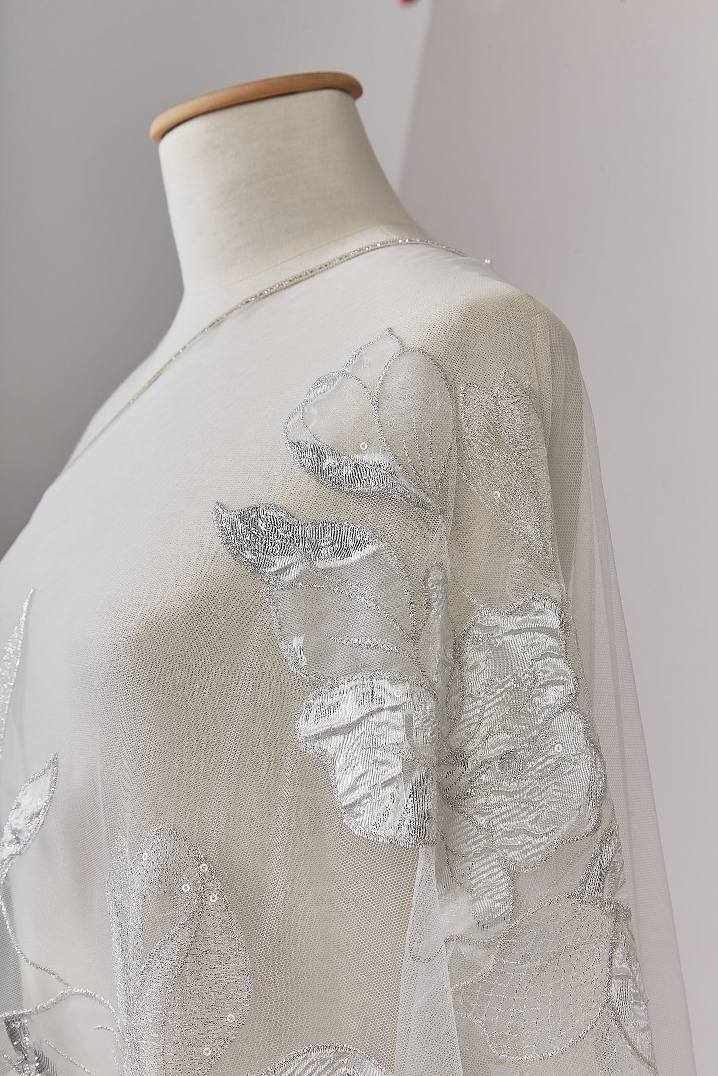 S0629 TUL BORDADOS CON FLORES DE JACQUARD