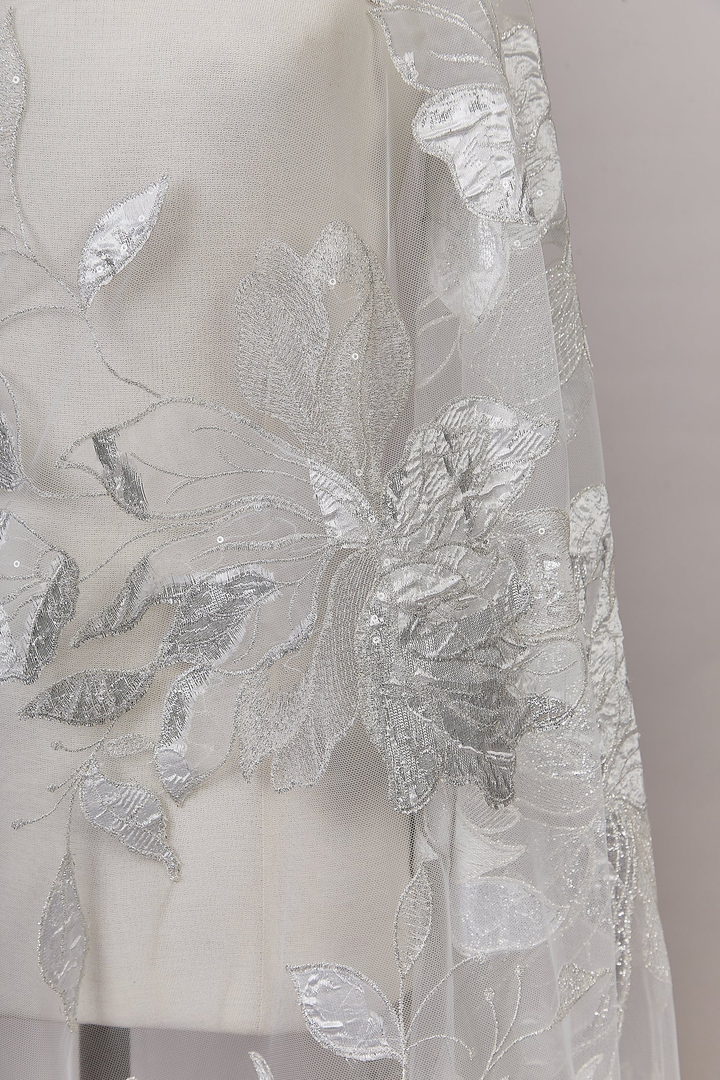 S0629 TUL BORDADOS CON FLORES DE JACQUARD