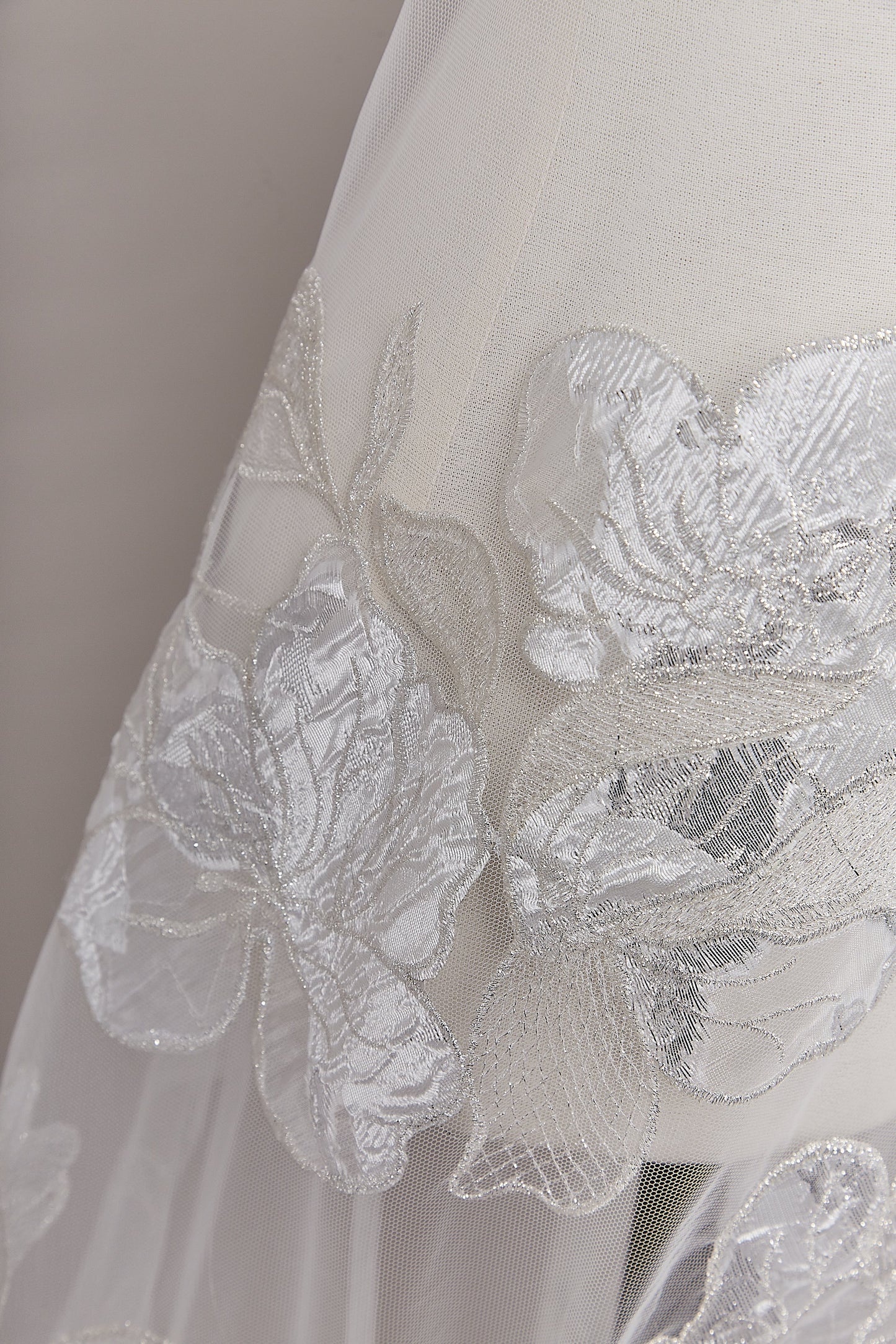 S0629 TUL BORDADOS CON FLORES DE JACQUARD