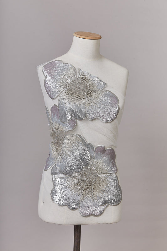 S0637  Tul bordado con lentejuelas y mostacillas en silver y off white