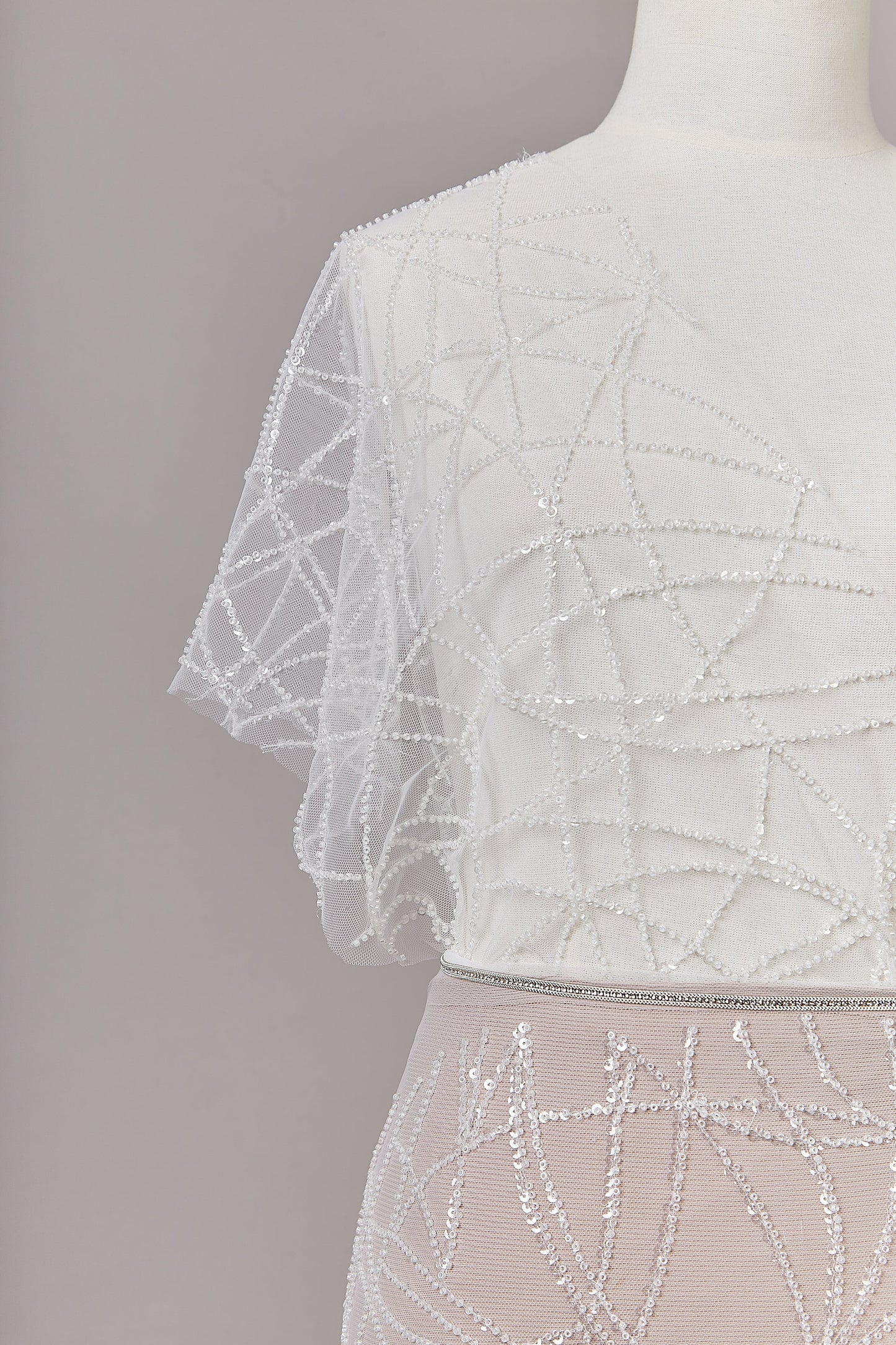 S0646 Tul bordado con mostacillas off white