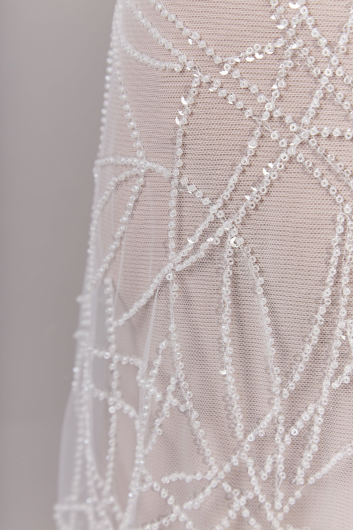 S0646 Tul bordado con mostacillas off white