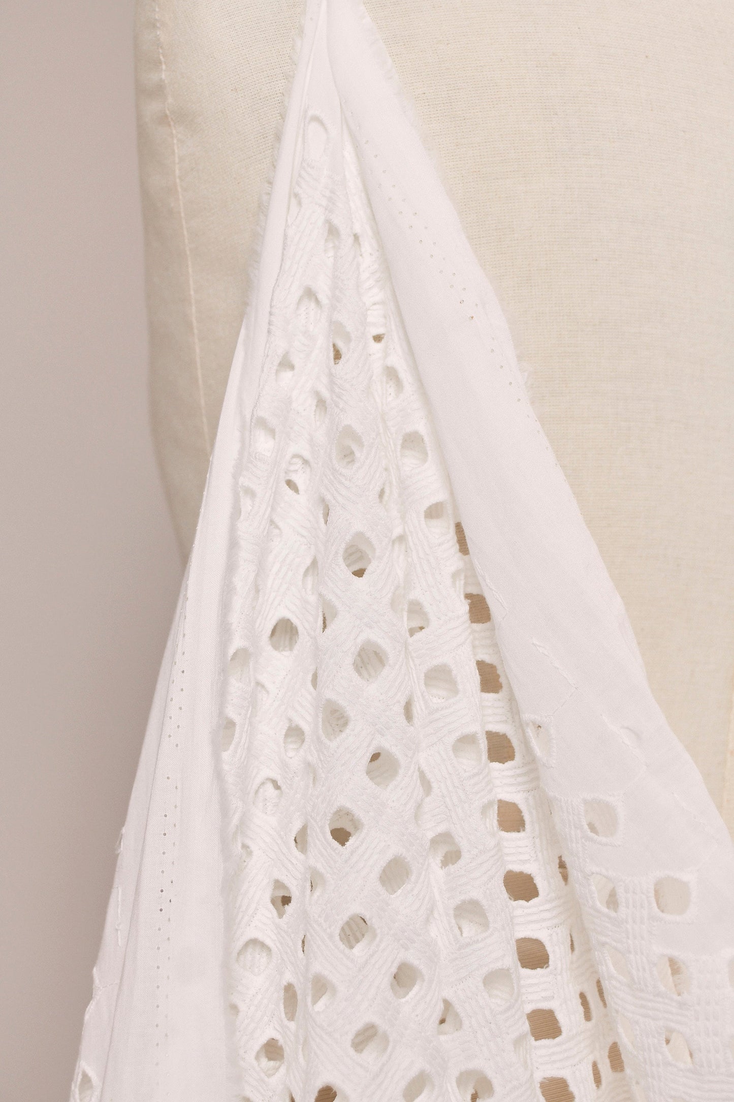 S0539 VOILE GUIPIURE BORDADA