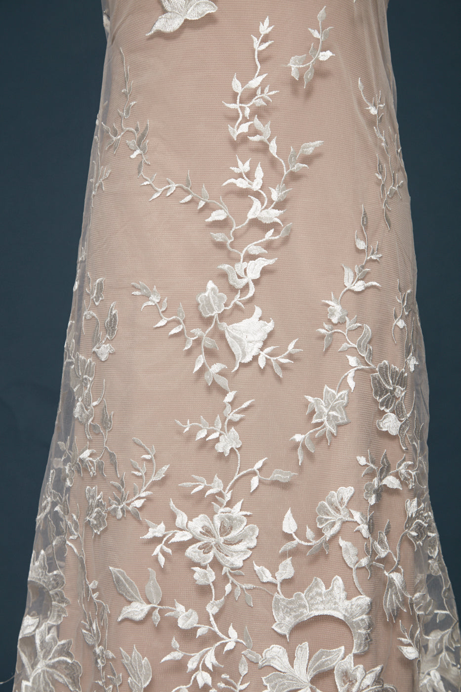 S0083 TUL BORDADO CON FLORES