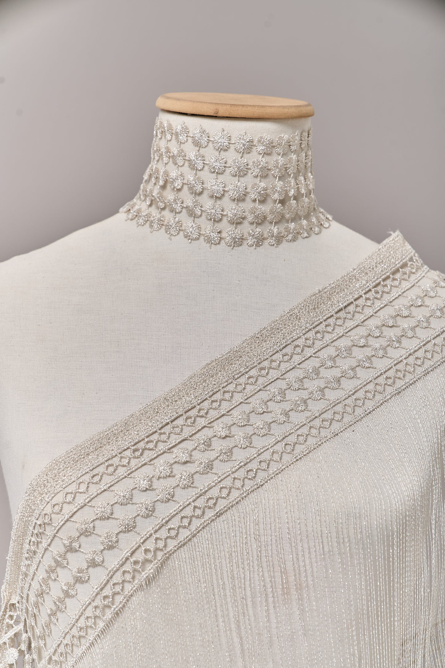S0717 - GUIPIURE CON LUREX SILVER