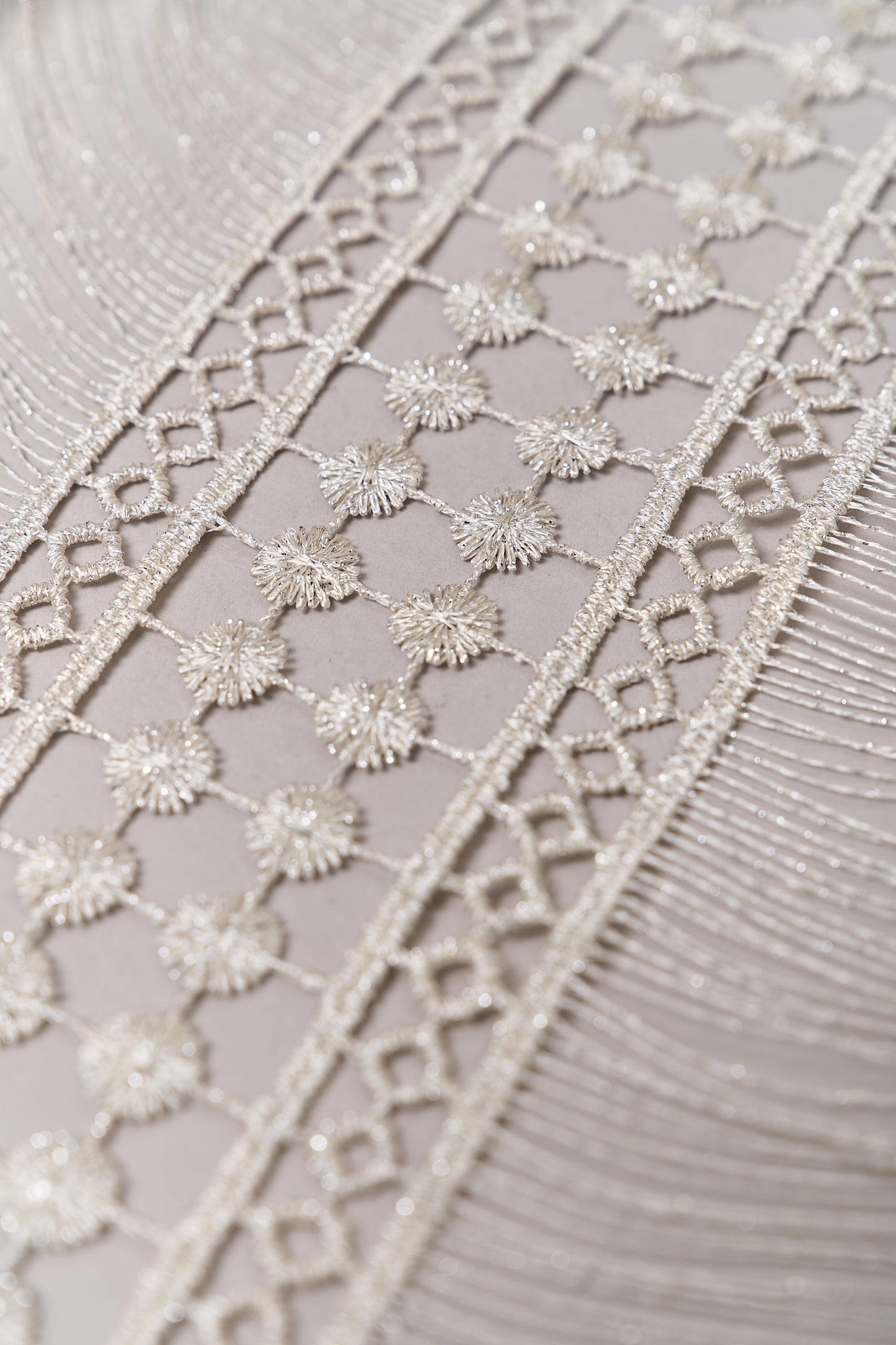 S0717 - GUIPIURE CON LUREX SILVER