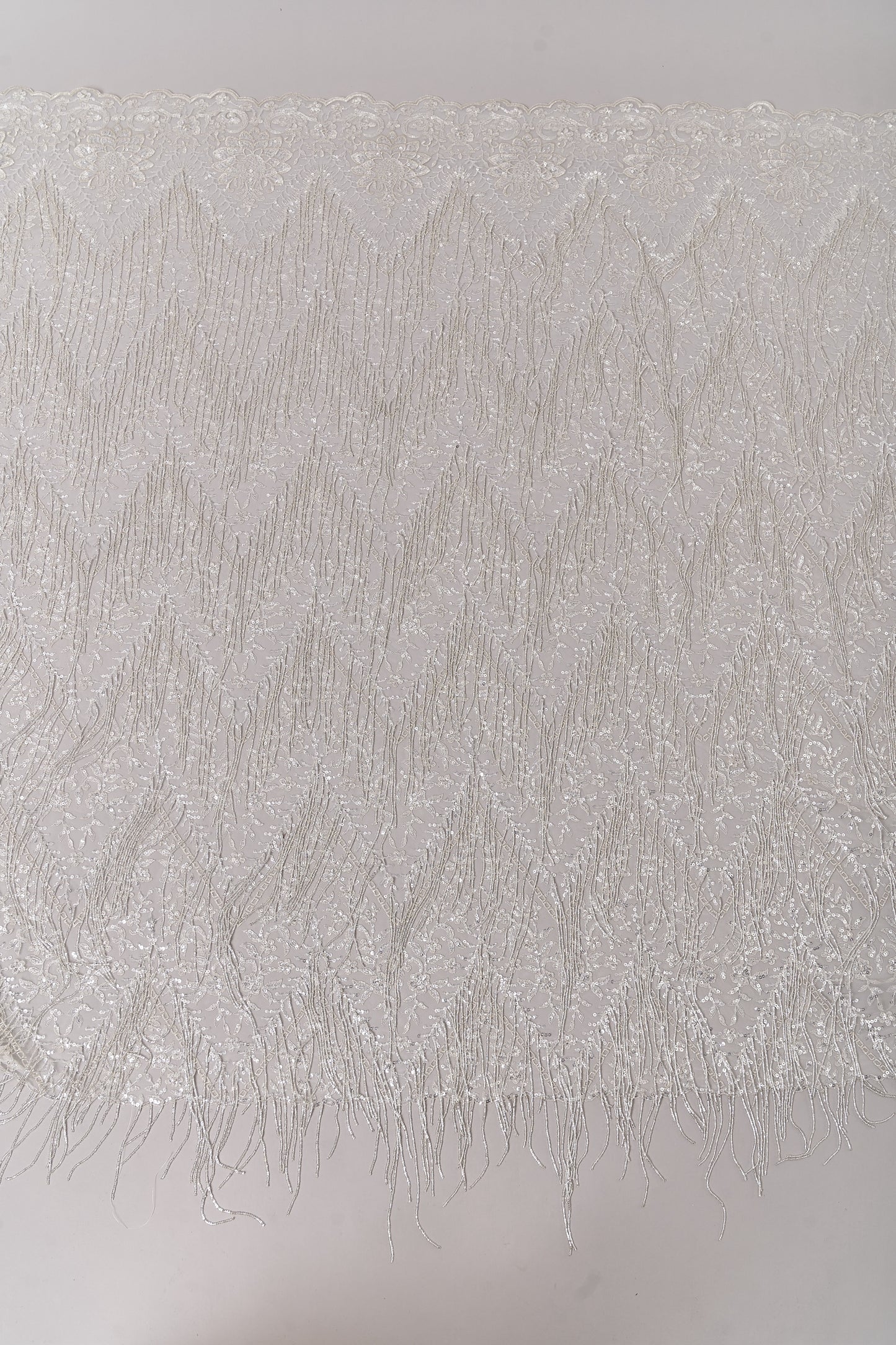 S0676 TUL BORDADO CON FLECOS, LUREX, CANUTILLOS Y LENTEJUELAS SILVER