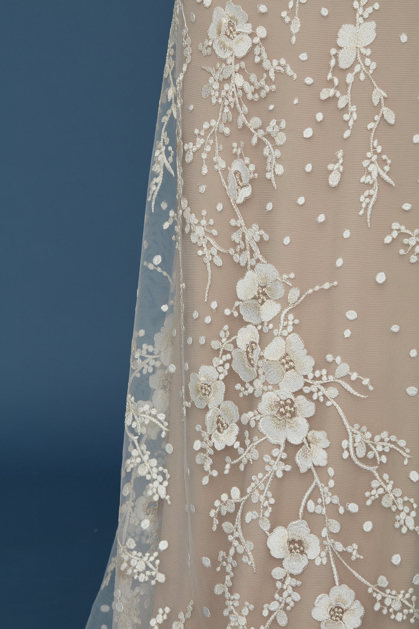 S0389 TUL BORDADO CON DETALLES EN LUREX