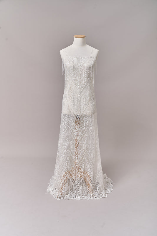 S0676 TUL BORDADO CON FLECOS, CANUTILLOS Y LENTEJUELAS TRANSPARENTES