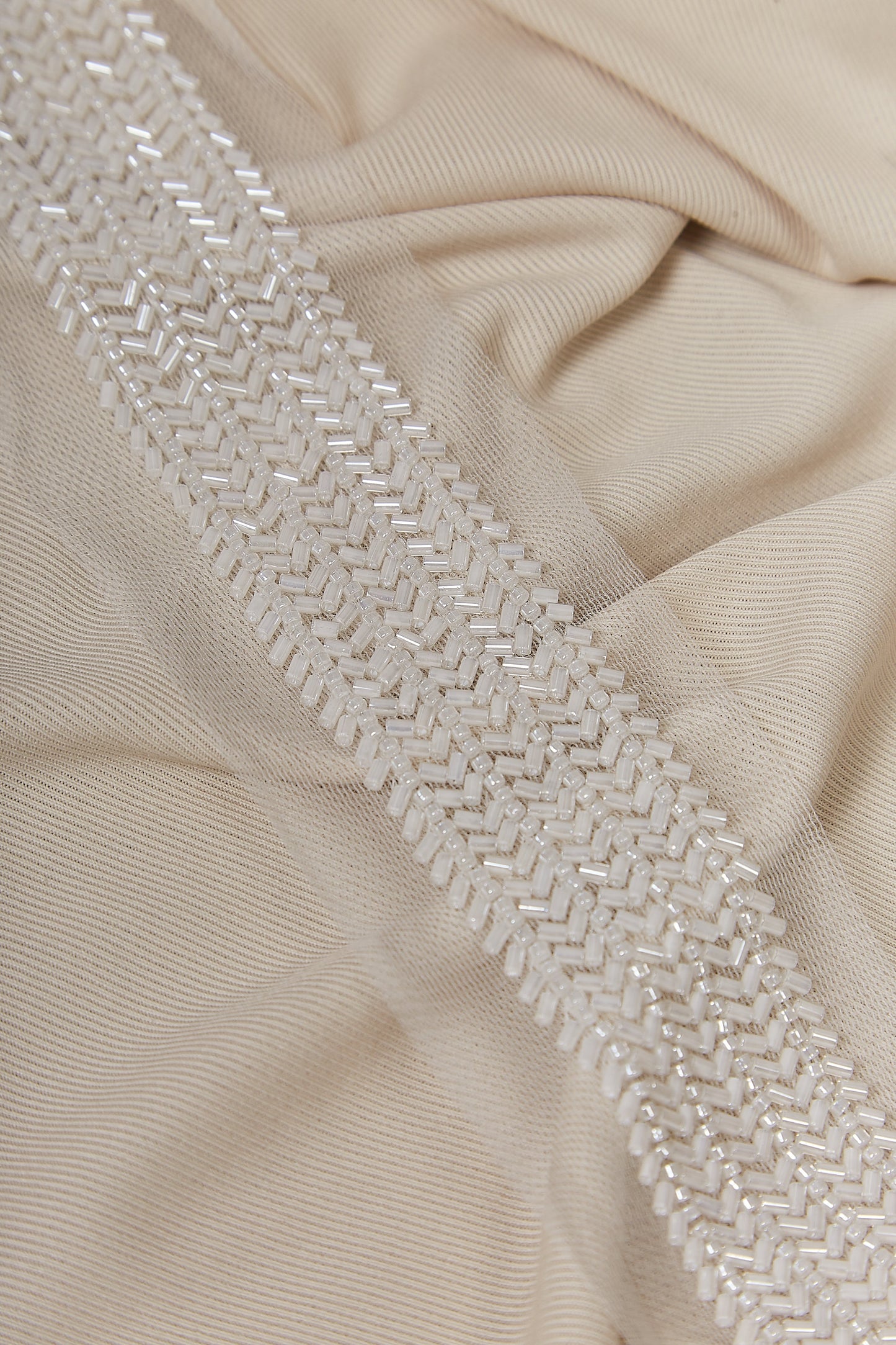 S0652 OFF WHITE BEADED GALLOON